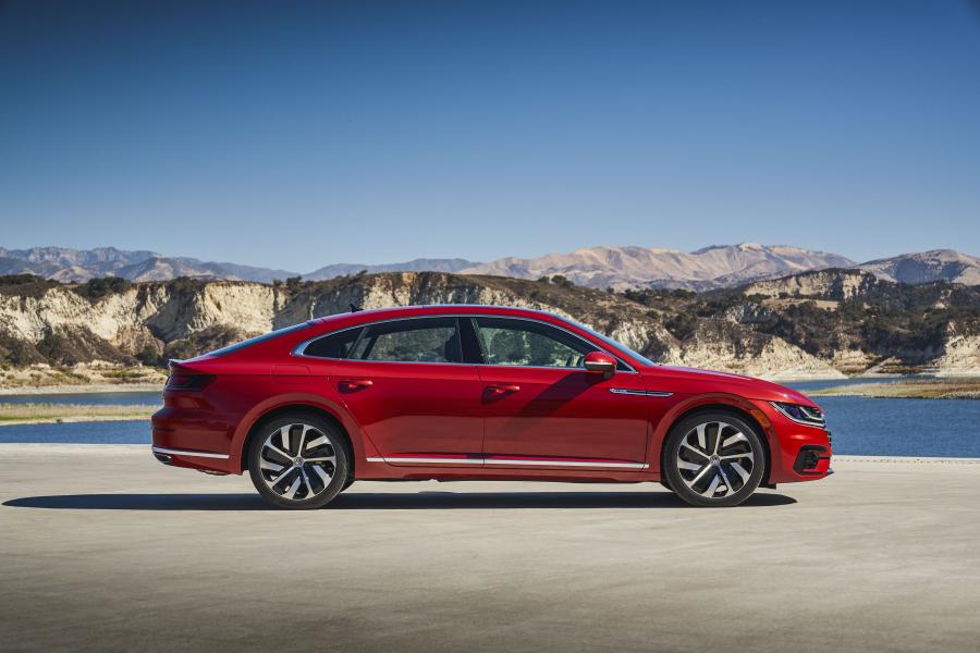  Volkswagen Arteon 4Motion R-Line 2019 года  (NA) (фото 36 из 40)